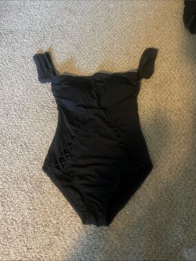 Laundry Shelli Segal black one piece swim suit size M